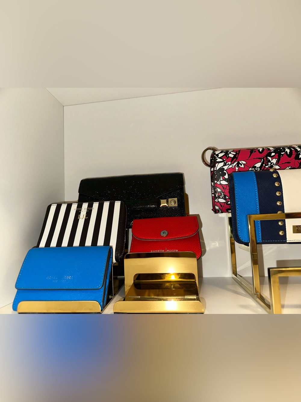 Wallets - Picture 3 of 5
